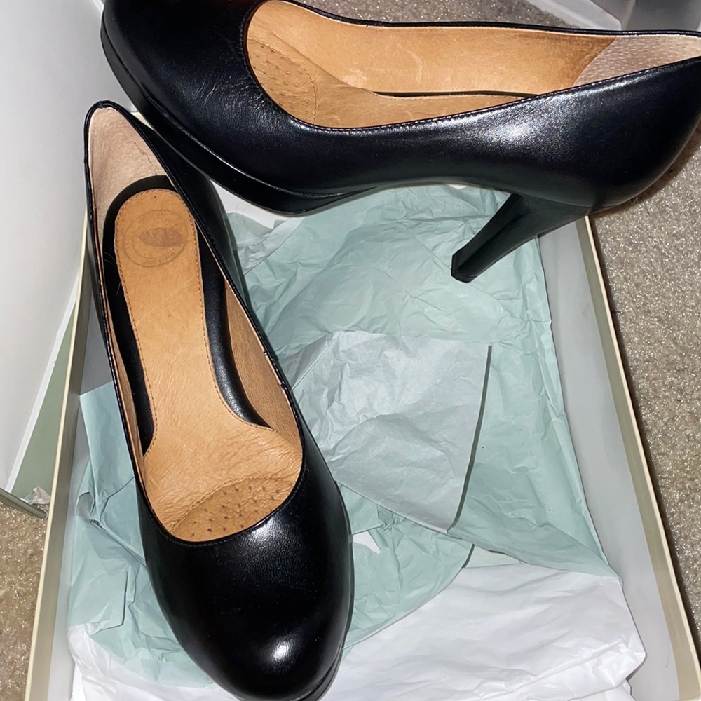Brand new Black heels